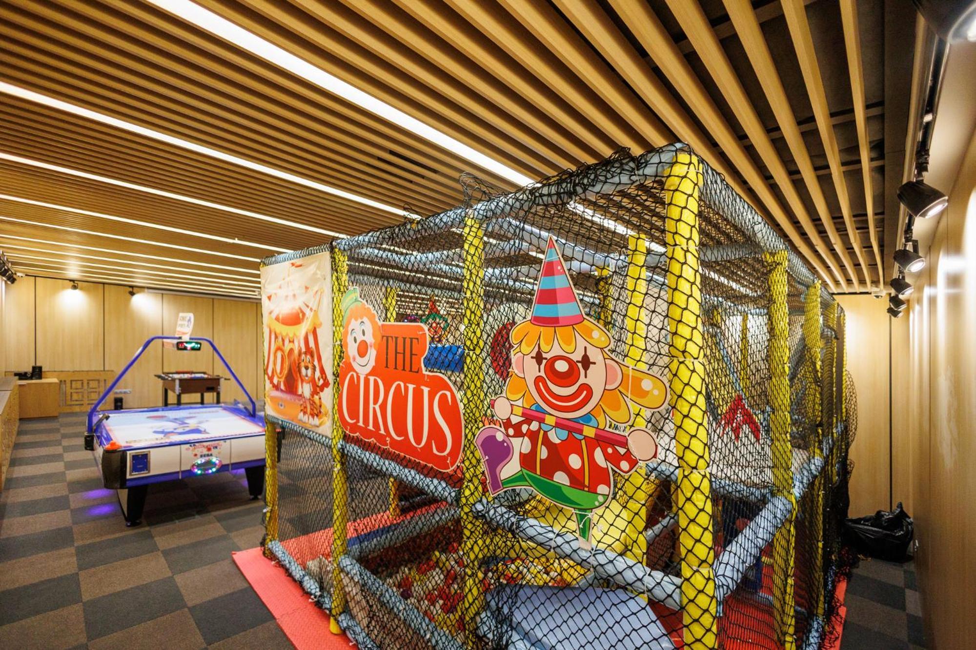 ラッキー バンスコ アパートホテル エクステリア 写真 The Children's Area