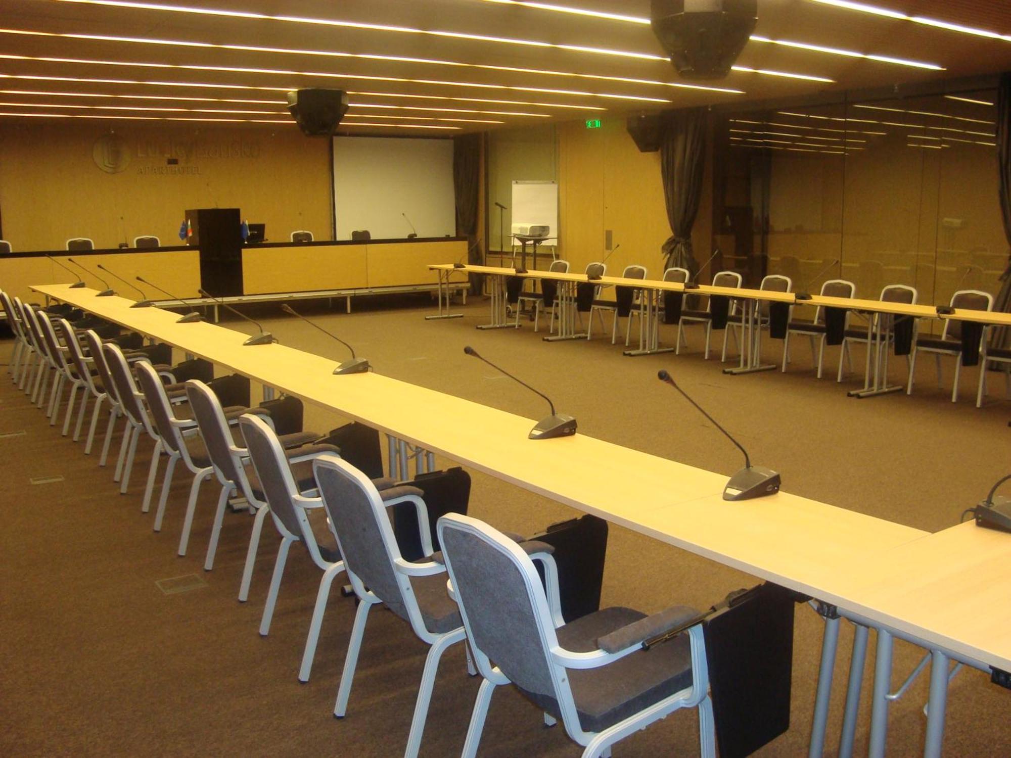 ラッキー バンスコ アパートホテル エクステリア 写真 The conference room of the European Economic and Social Committee